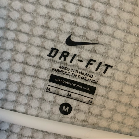 EUC Nike Athletic Quarter-Zip, fun texture, medium - Picture 6 of 7